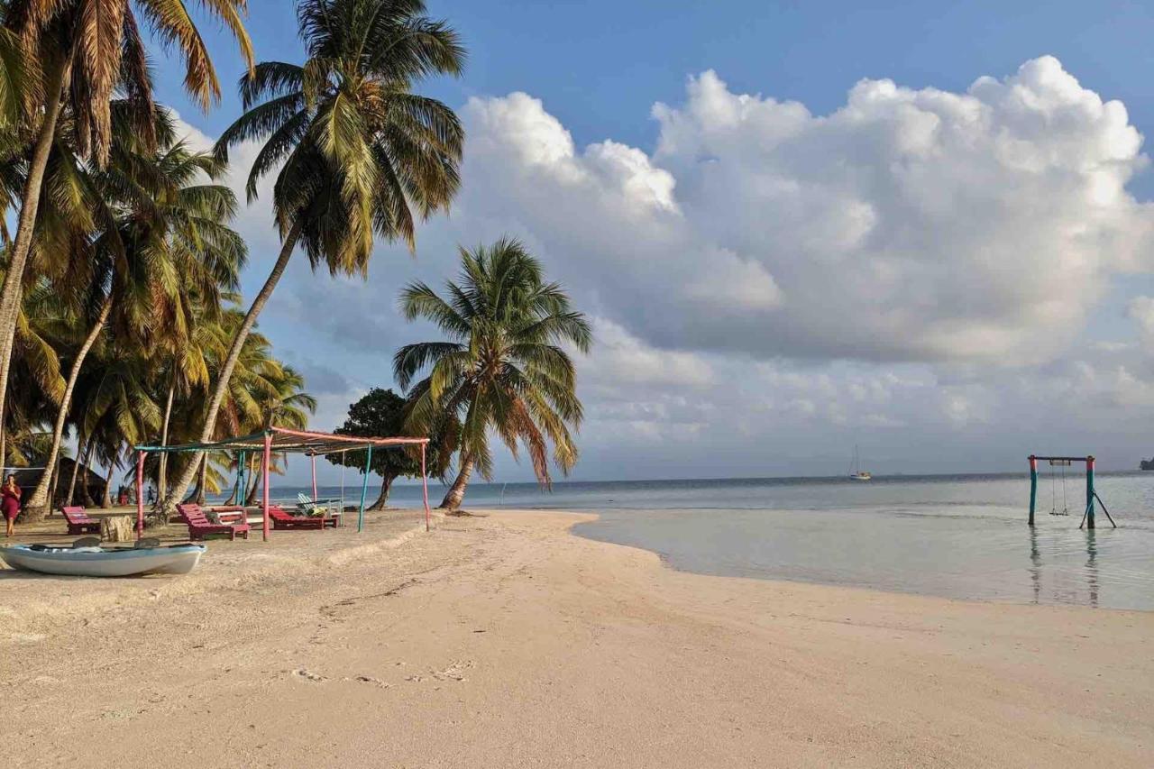 Private Room In San Blas Islands Plus Meals Waisalatupo Exterior photo